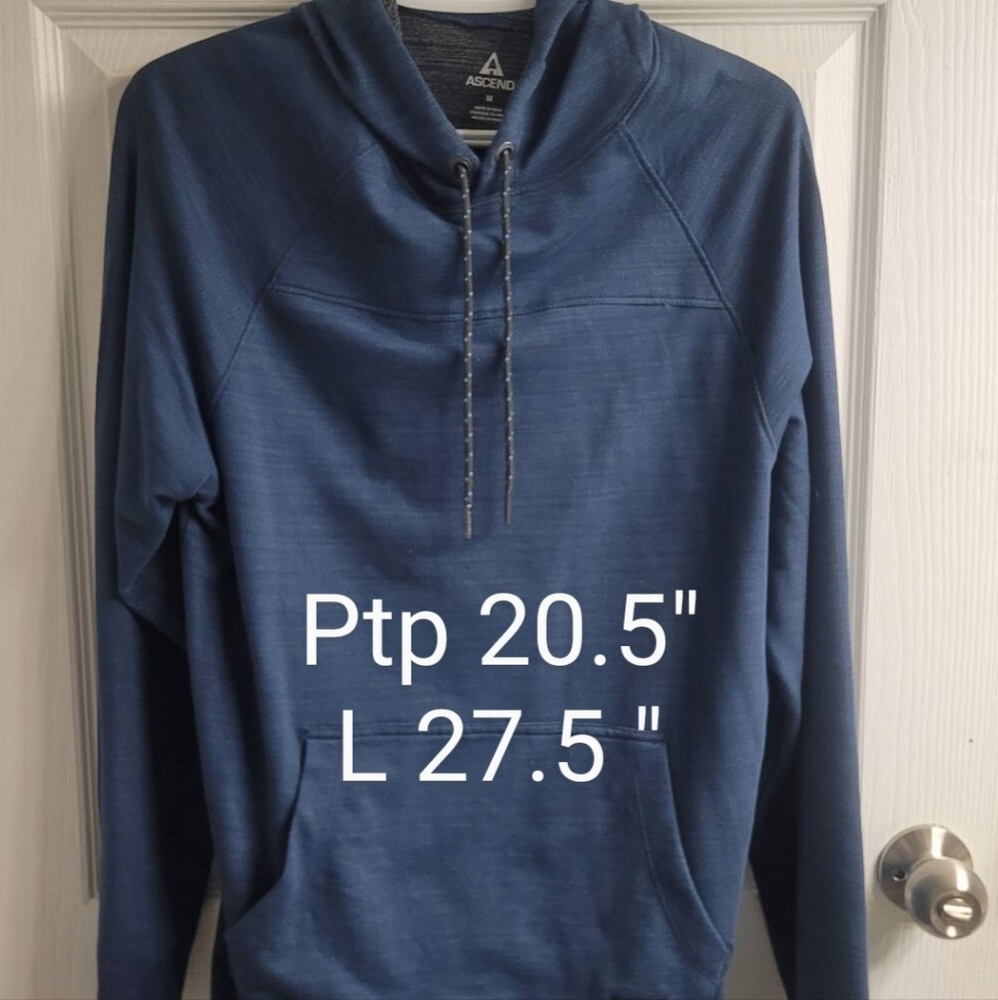#84 Ascend Blue Hoodie M
